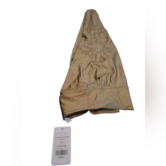 NWT - Fabletics OASIS SHINE HIGH-WAISTED POCKET 7/8
Gold Leggings XXL - Picture 2 of 5